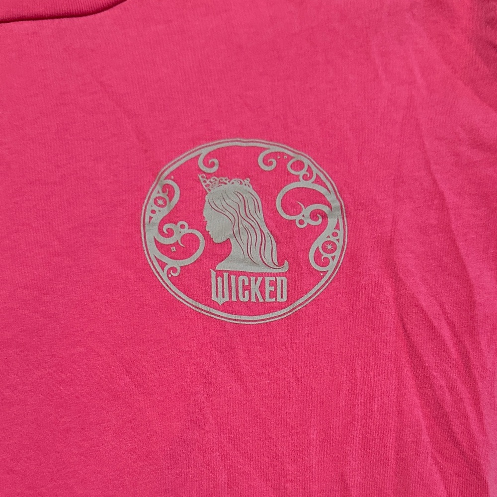 Wicked Juniors Pink Short Sleeve T-Shirt with Glinda Graphic Size Small - Picture 2 of 4